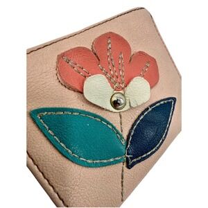 Relic Wallet Leather Floral Applique Bifold Snap ID Card Blush Womens Compact GC